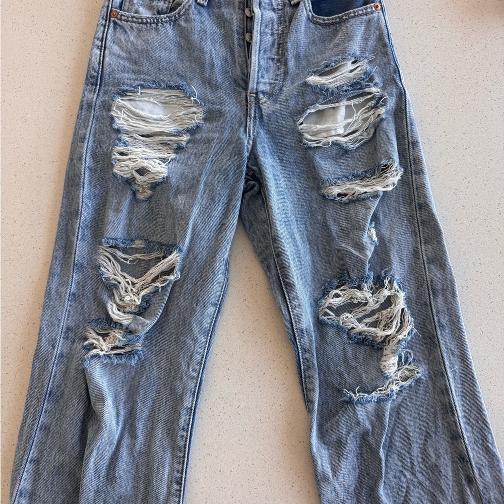 Levi’s rib cage straight ankle distressed jeans
